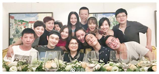 陈坤晒北电96级聚会照 桃李满天下 最幸福的应该是老师！