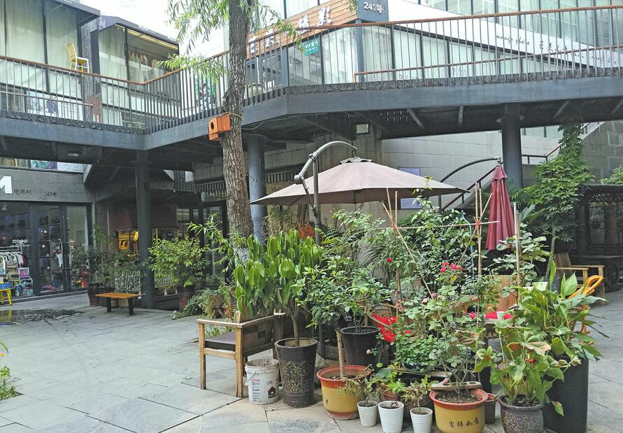 开局不利 十年冷清 位于黄金地段的泉乐坊为何乐不起来？