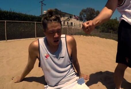 炼无休日新赛季见!贺天举晒沙丘训练 