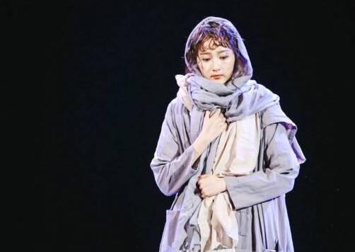 演技情感双在线!关晓彤期末汇报 挑战俄罗斯名著《复活》经典片段