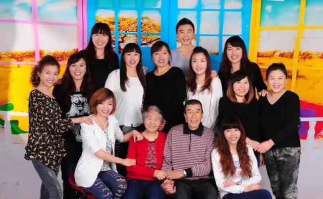 山西男子结婚 11个姐姐每人出两万帮买房 姐多就是幸福！