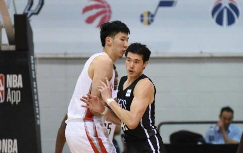 求胜欲望那是相当滴强烈！周琦17分7篮板 火箭队顺利晋级夏联