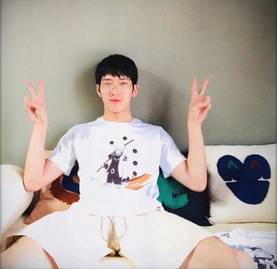 井柏然分手后晒照 网友好奇的问：然然是不是长了点肉啊？