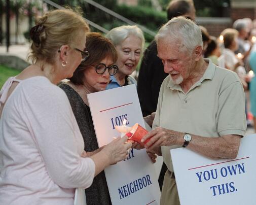 孩子们不应该关在笼子里!伊万卡遭邻居抗议:受够你爸了!