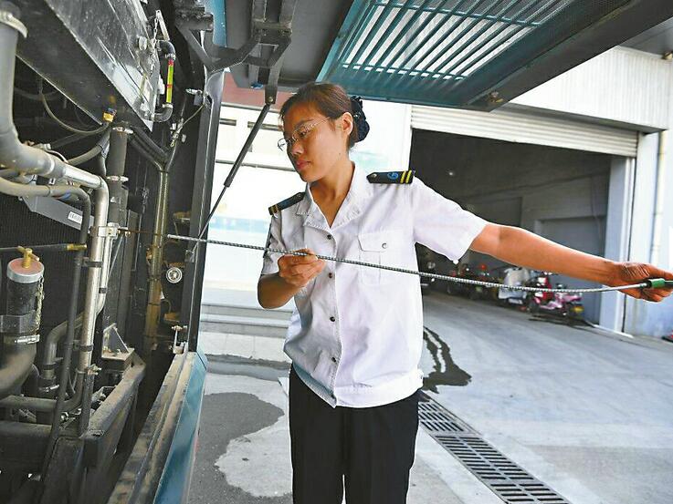 “最难熬的18分钟”3年仍未彻底走出 依据济南公交司机董丹勇斗歹徒事件改编的电影投拍