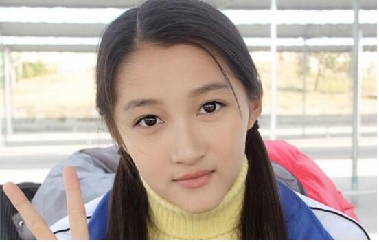 “国民闺女”关晓彤期末汇报 上大学后接受专业训练演技飙升