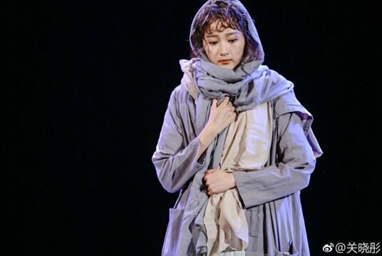 “国民闺女”关晓彤期末汇报 上大学后接受专业训练演技飙升