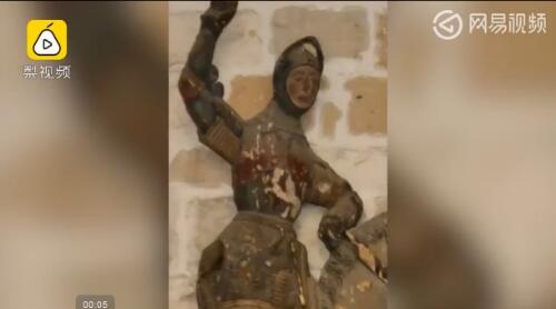 工艺师不靠谱？雕像修复后画风突变 卡通版圣乔治令当地居民无法接受
