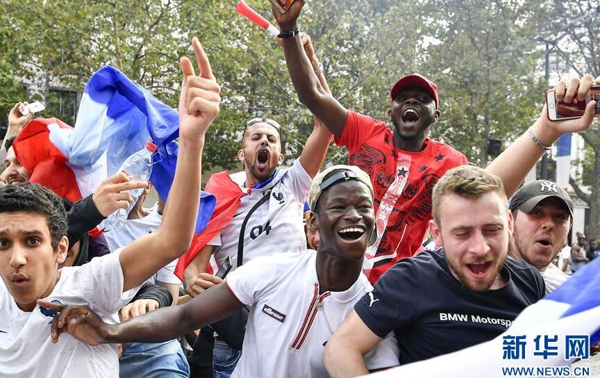 法国队20年后再夺冠!巴黎狂欢发生暴乱 极端分