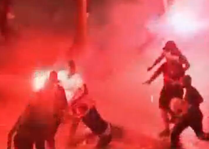 法国队世界杯夺冠 巴黎狂欢发生暴乱 50岁球迷跳河庆祝不幸溺亡