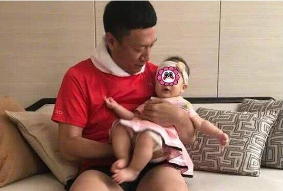 新晋奶爸上线!孙红雷曝女儿正面照 网友:是女儿奴没错了