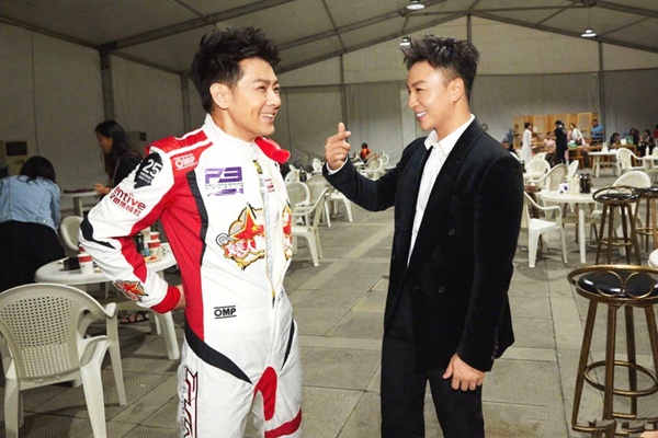 80后要哭!释小龙林志颖同框 《旋风小子》默契搭档看起来竟像同龄人