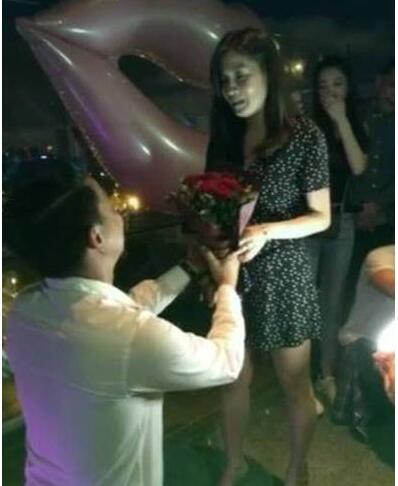 永远幸福满满!柯有伦求婚 瞒着女友精心策划浪漫求婚