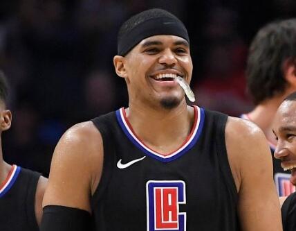 心比天高?哈里斯拒绝续约 拒签4年8000万合同是不是有点飘了 