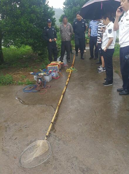 获利60余万 夫妻非法电鱼被抓 如此破坏生态系统良心不痛吗?