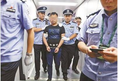 中国最大手机走私逃犯落网 参与手机走私500余万部案值超78亿