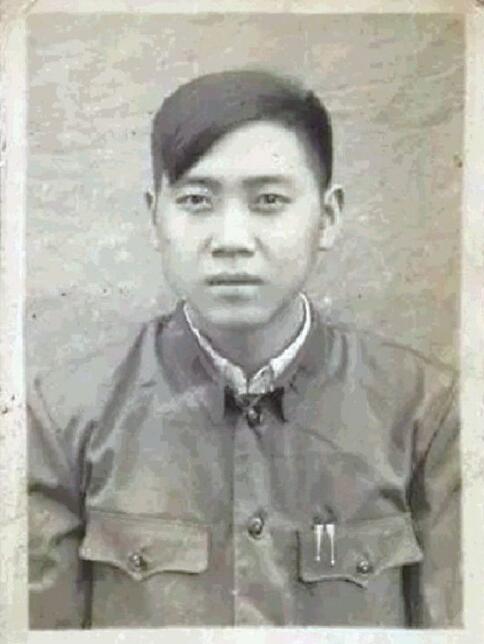 邱少云战友:就算看到邱少云被大火焚烧 也不能擅动