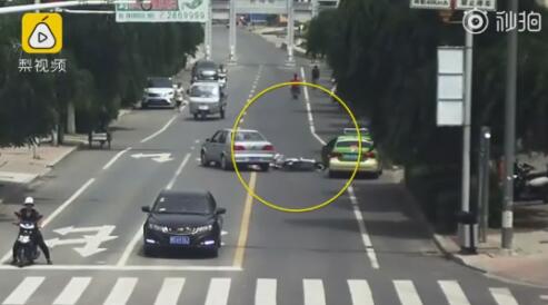 点赞正能量!用39秒抬车救人 善举广泛传播温暖无数人的心 