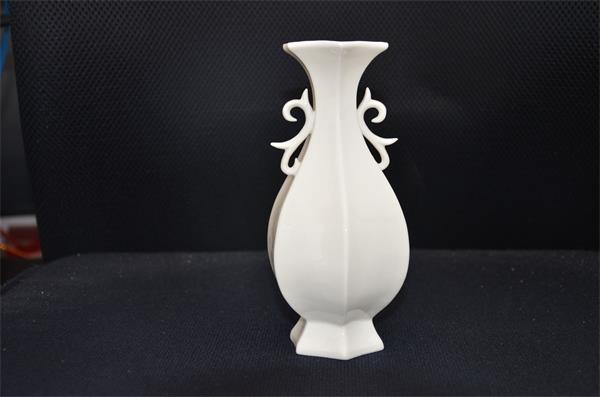 巩义白瓷重拾历史的温度 千年瓷器之美对话艺博会