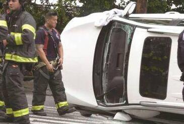 血肉模糊!华裔女子翻车事故 目击者误认为在拍电视剧