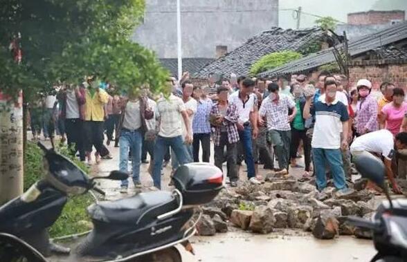 广西扶绥县：执法遭两百人追打