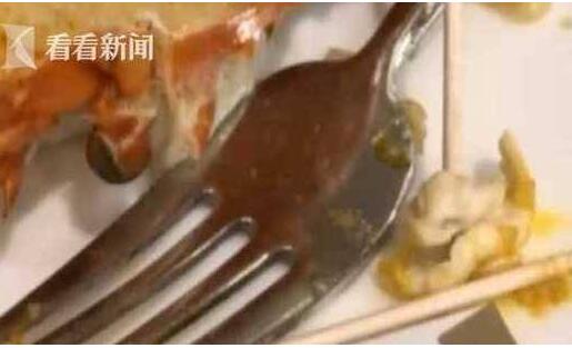 龙虾里吃出口香糖餐馆把过错推给龙虾