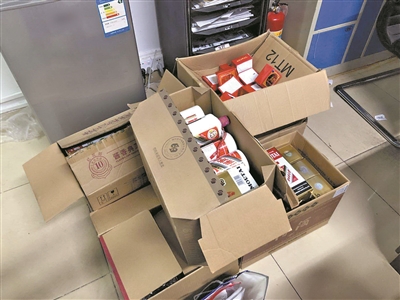 气skr人！服务员调包茅台 如此难以发现背后详情是什么