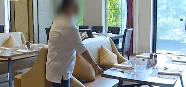 恶心skr!龙虾里吃出口香糖 高档西餐厅如此“龌龊”具体怎么回事