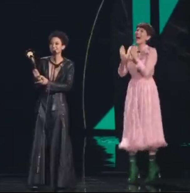 痛到崩溃！卢凯彤坠楼身亡 曾患心理疾病众粉丝闻讯伤心欲绝