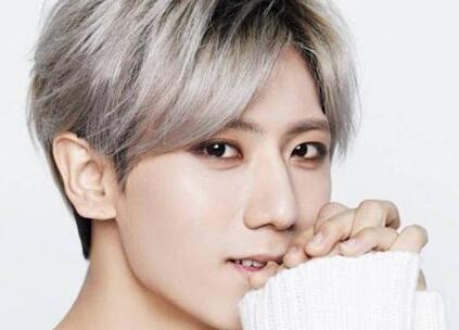 一众欧巴开启军旅生涯:赵权入伍剃短发 张贤胜入伍地点不公开