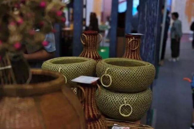 第五届中国非物质文化遗产博览会传统工艺比赛召开初赛评审会