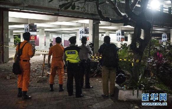 印尼龙目岛7.0级地震致82人死亡 暂无中国公民伤亡报告