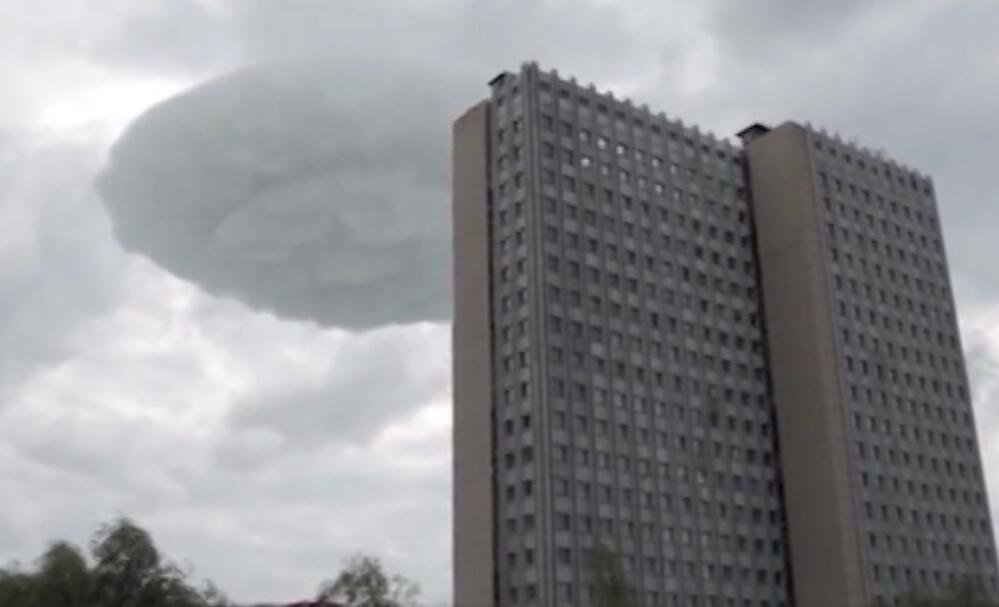 吓skr人!飞碟云掠过莫斯科 具体原因及背后详情