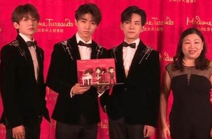 TFBOYS久违合体，杜莎夫人蜡像馆揭幕