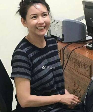 美人迟暮？邱淑贞看病被偶遇 皮肤美白但身材出卖了年纪