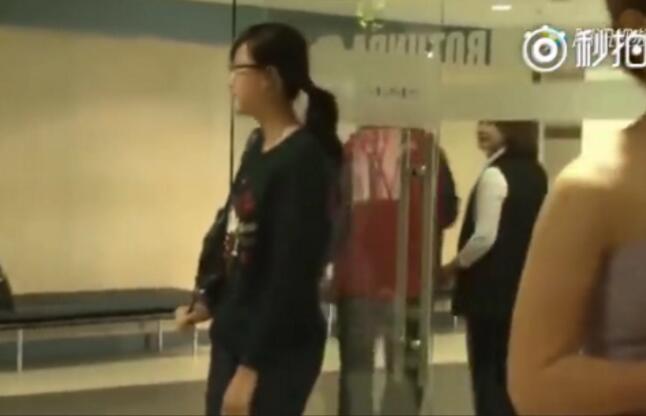 吴卓林被曝卖垃圾 加拿大街头流浪表示“想找我爸”草草收场