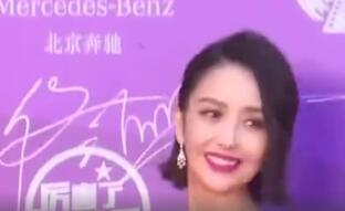 诚会玩！陈思诚庆生佟丽娅 丫丫这次一定乐哈哈