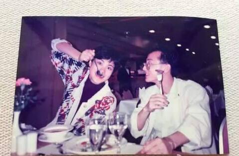 摩登家庭!王菲昔日全家福 一家人基因强大颜值爆表太惊艳了