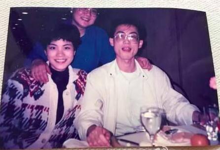 摩登家庭!王菲昔日全家福 一家人基因强大颜值爆表太惊艳了