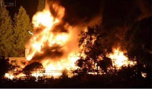 杭州绕城高速事故 造成3车烧毁9人死亡 现场群众听到爆炸