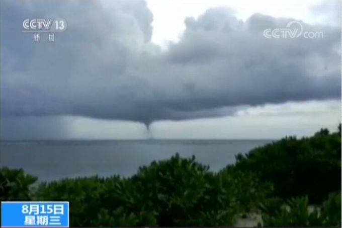 画面惊人！三沙海域现龙吸水自然奇观 孙悟空在取定海神针？