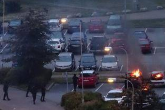 震惊!瑞典百辆车被点燃 蒙面黑衣人团伙为此