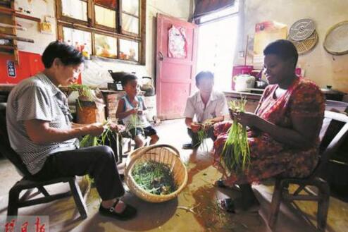 真相是这个!农民大叔娶非洲女究竟怎么回事?背后原因感人