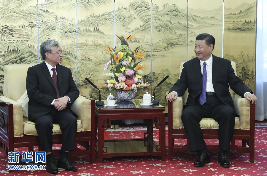 习近平会见越共中央政治局委员、中央书记处常务书记陈国旺