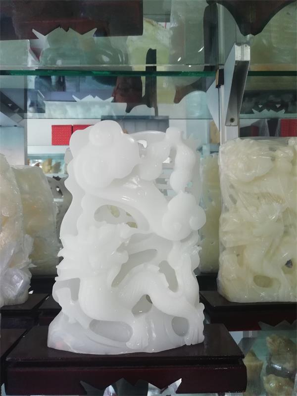 阿富汗玉艺博会上再度锦上添花