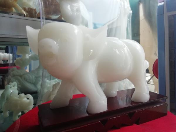 阿富汗玉艺博会上再度锦上添花