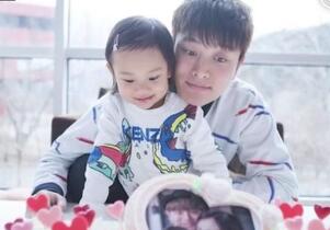 发飙了！贾乃亮回应晒合照 网友承诺具体怎么回事