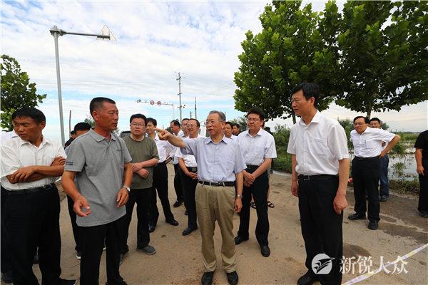 省领导到潍坊市察看暴雨灾情看望慰问受灾群众