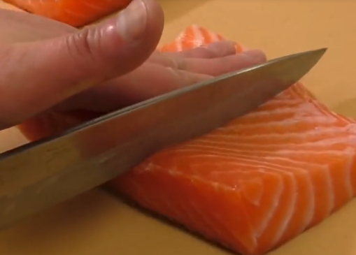 真相细思极恐!虹鳟冒充大西洋鲑究竟怎么回事?背后原因及详情毛骨悚然