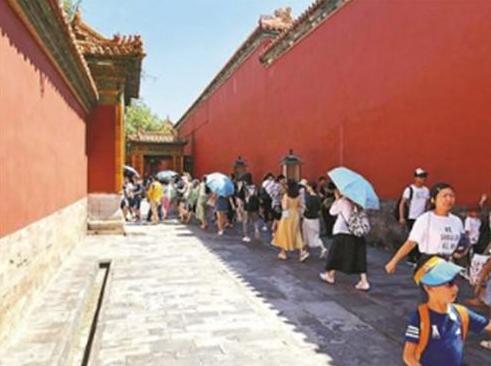 最早烂尾楼?延禧宫成故宫热门 不少游客